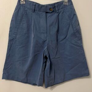 Nicklaus Shorts Size 6 Blue Excellent condition Like new